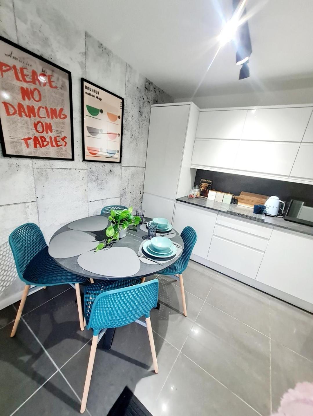 Bright 3Br Walking Distance To Town - Free Parking Glasgow Exterior foto